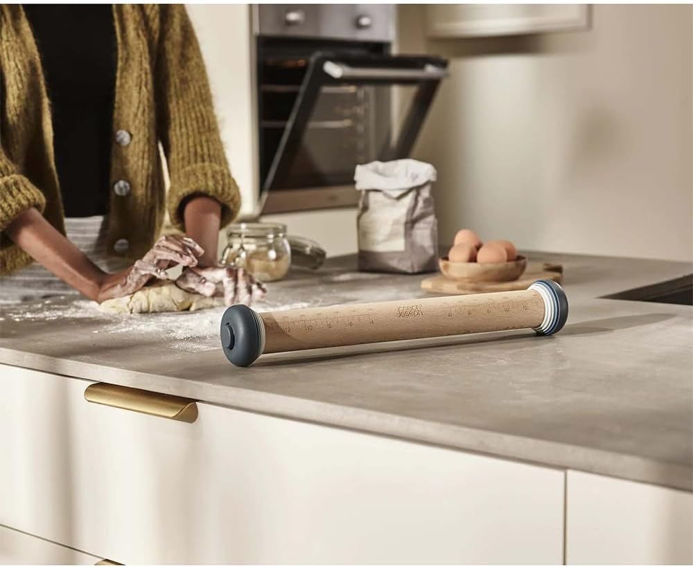 Joseph Joseph PrecisionPin - Rolling Pin with adjustable pastry thickness, Baking and dough rollers, Beech Wood, Pastel Blue