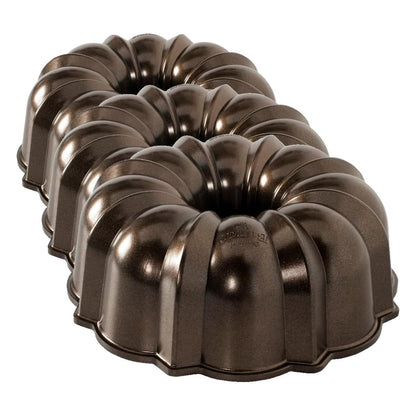 Nordic Ware Original Bundt, 12-Cup, Silver
