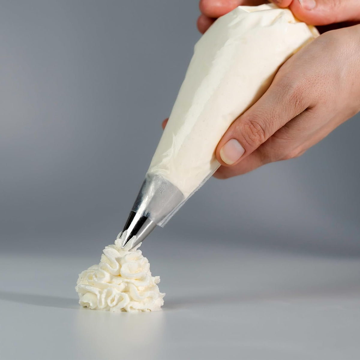 KEE-SEAL Disposable Pastry Piping Bags | 25 Inch | 100 Pack